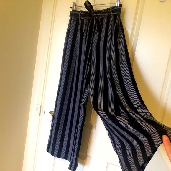 Sportsgirl Pants - striped wide leg pants / culottes